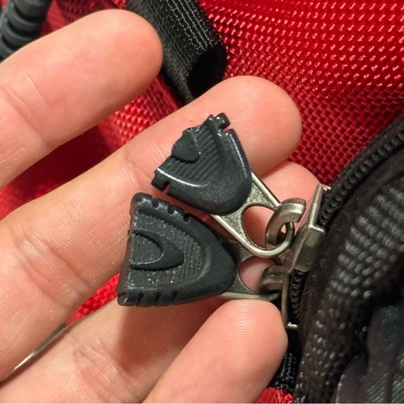 Oakley Icon 2.0 Duffle Bag Red/Black Tactical Software Vintage Y2K Gorpcore